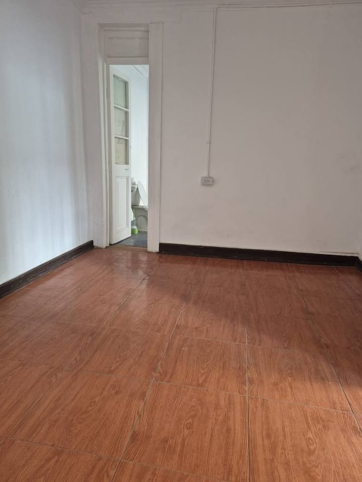 Casa para oficinas (3–4 ambientes) con acceso por Av. Balmaceda